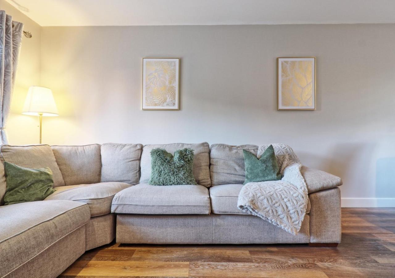 - 4 Bedroom - Sleeps 8 - Long Term - Business - Contractors - Families Holiday home *