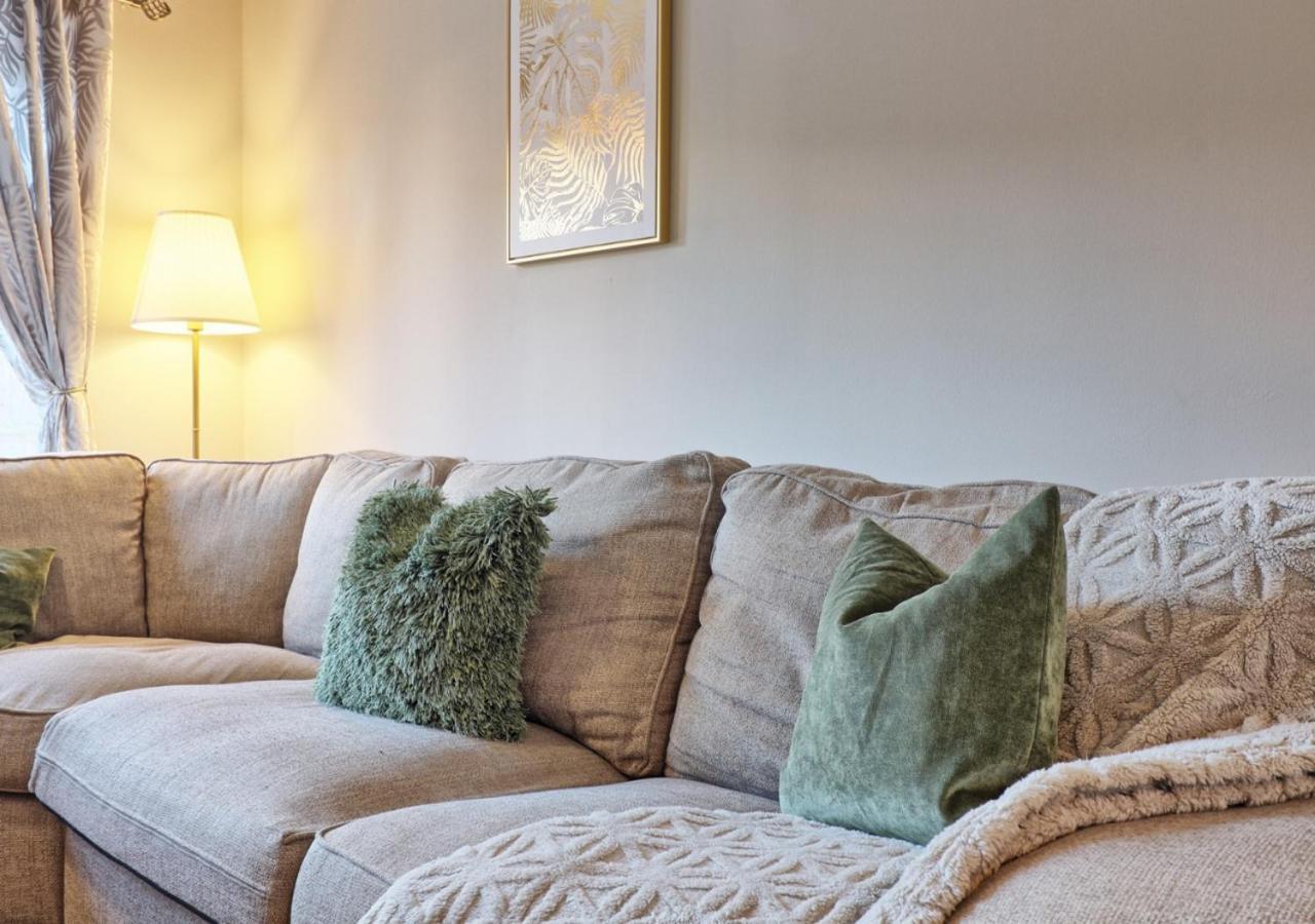 Holiday home - 4 Bedroom - Sleeps 8 - Long Term - Business - Contractors - Families