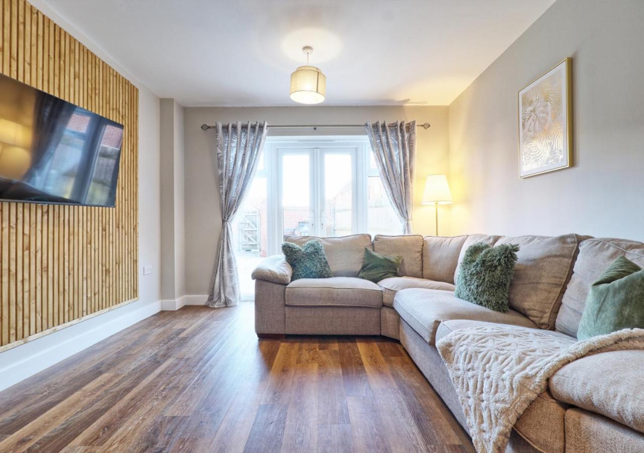 - 4 Bedroom - Sleeps 8 - Long Term - Business - Contractors - Families Colchester