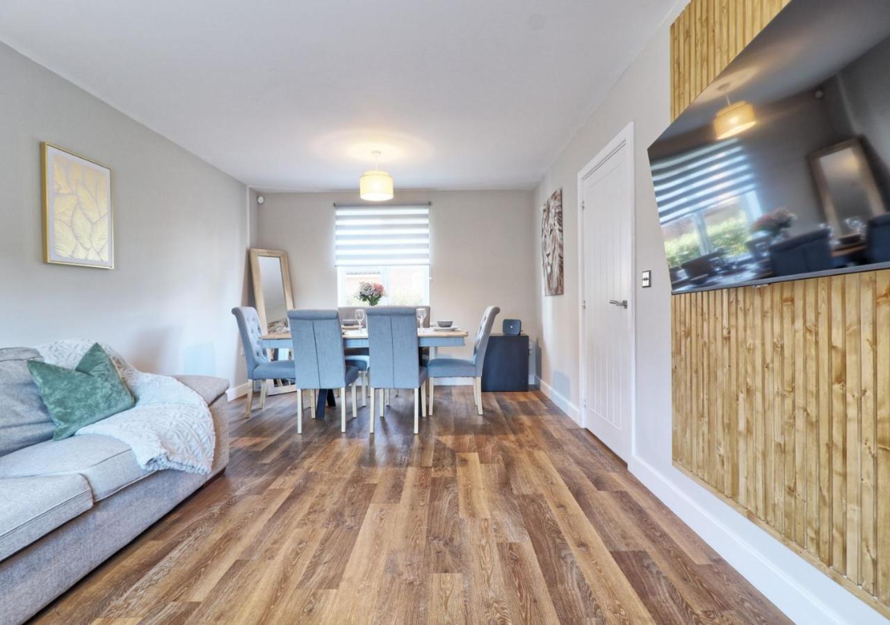 - 4 Bedroom - Sleeps 8 - Long Term - Business - Contractors - Families Colchester