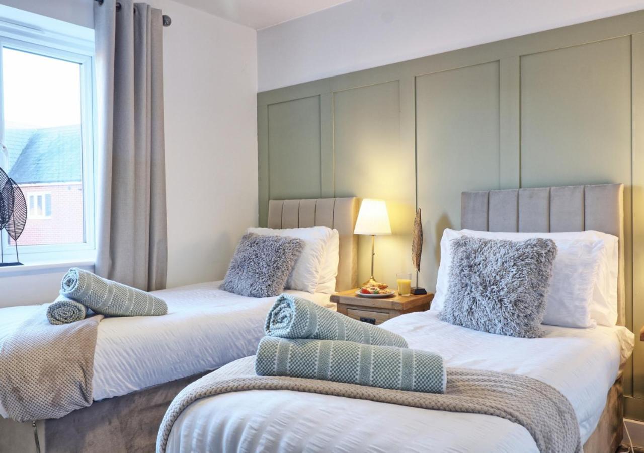 Holiday home - 4 Bedroom - Sleeps 8 - Long Term - Business - Contractors - Families *