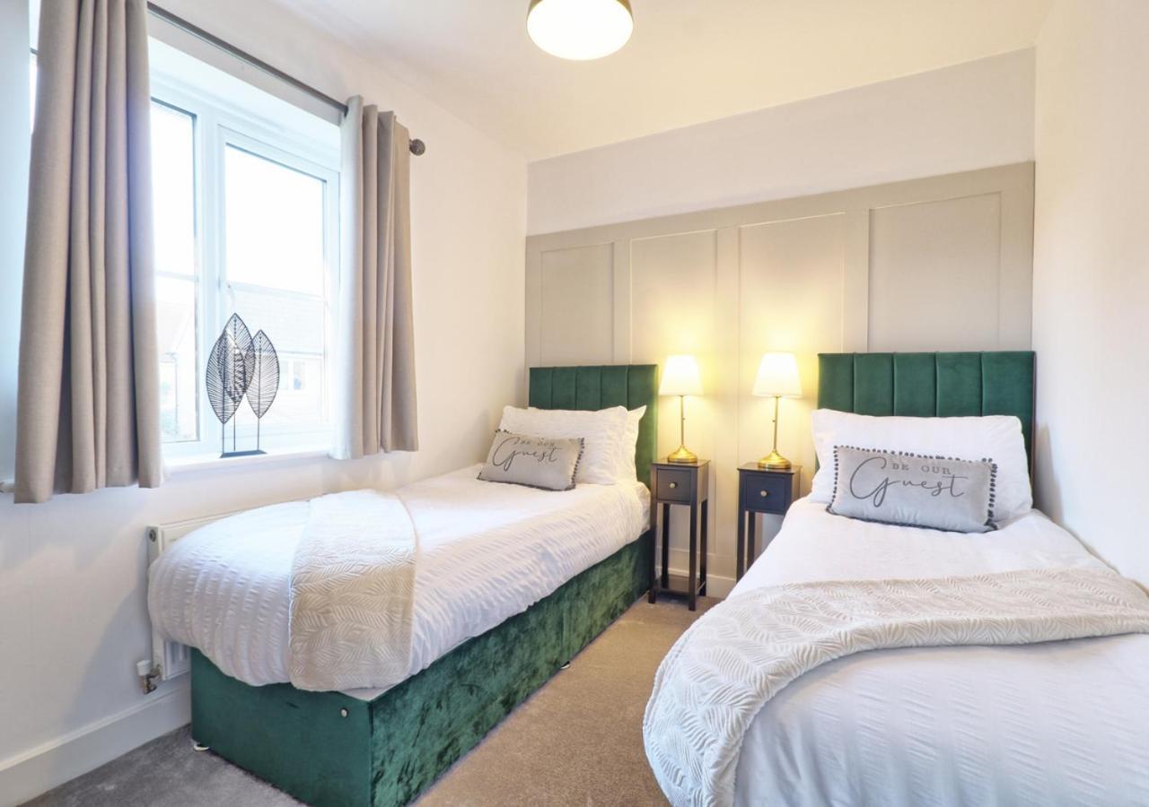 Holiday home - 4 Bedroom - Sleeps 8 - Long Term - Business - Contractors - Families Colchester
