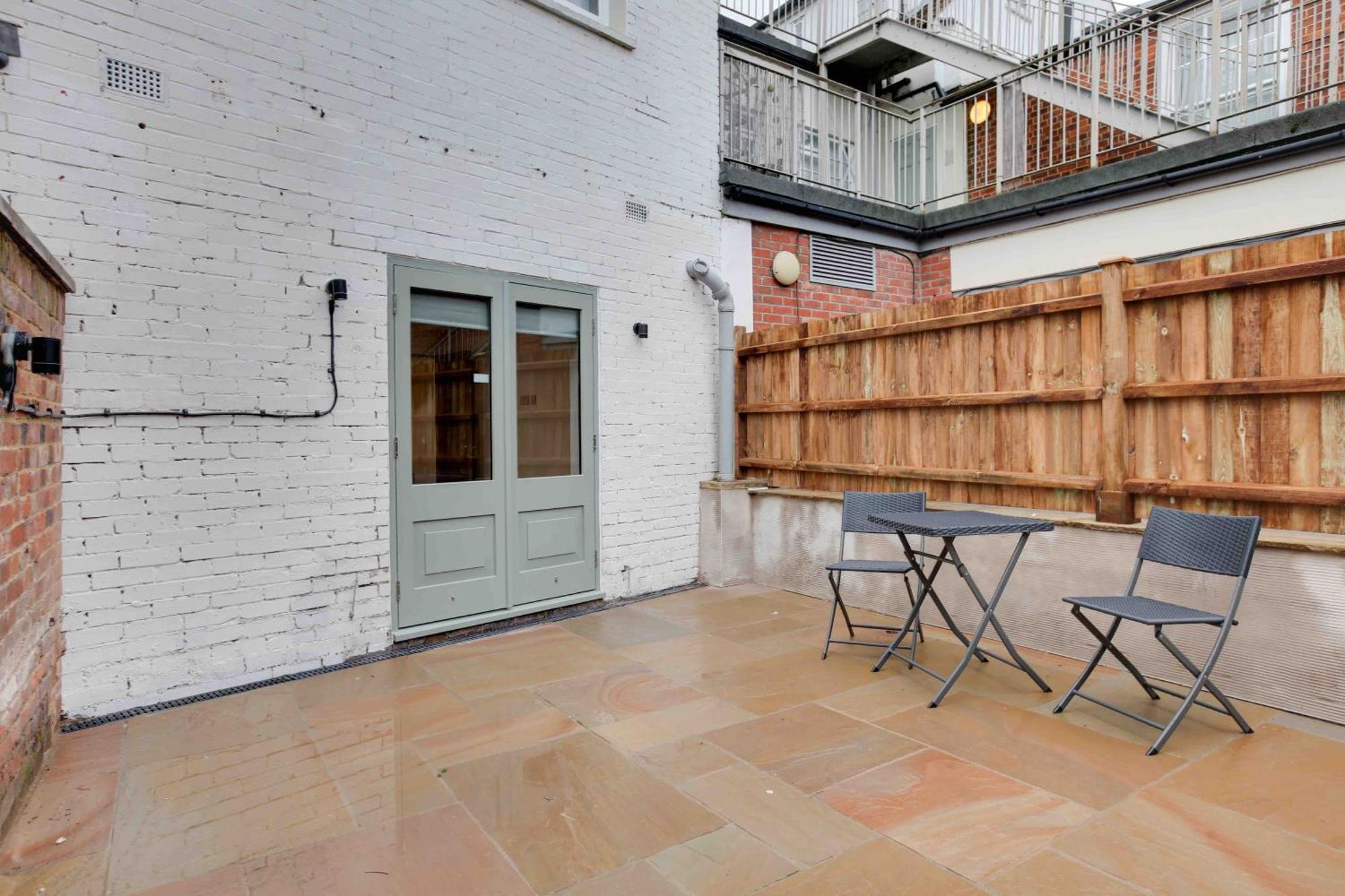 Castle Hill Apartment *