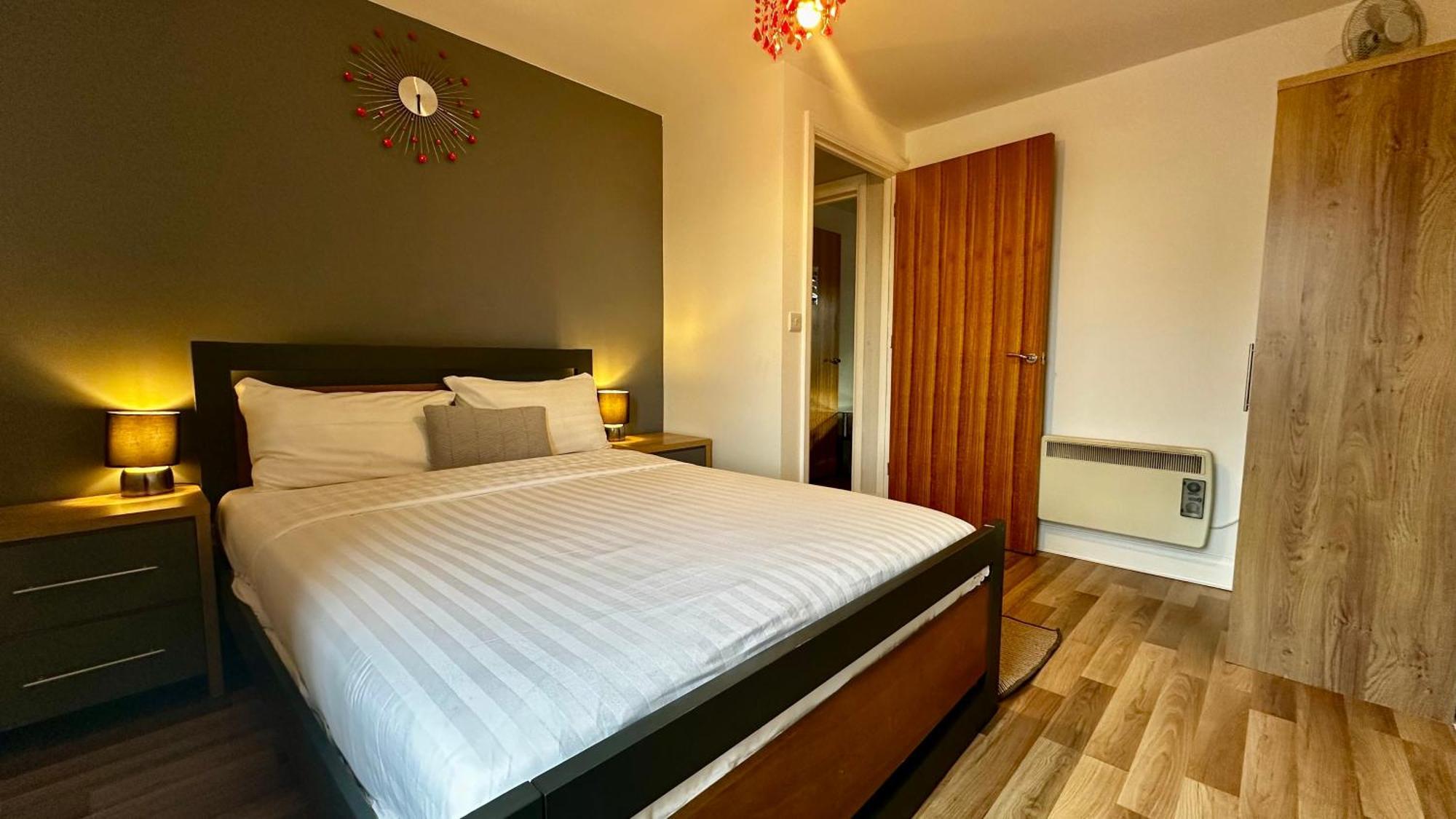 Two Bedroom Flat Town Centre Apartment