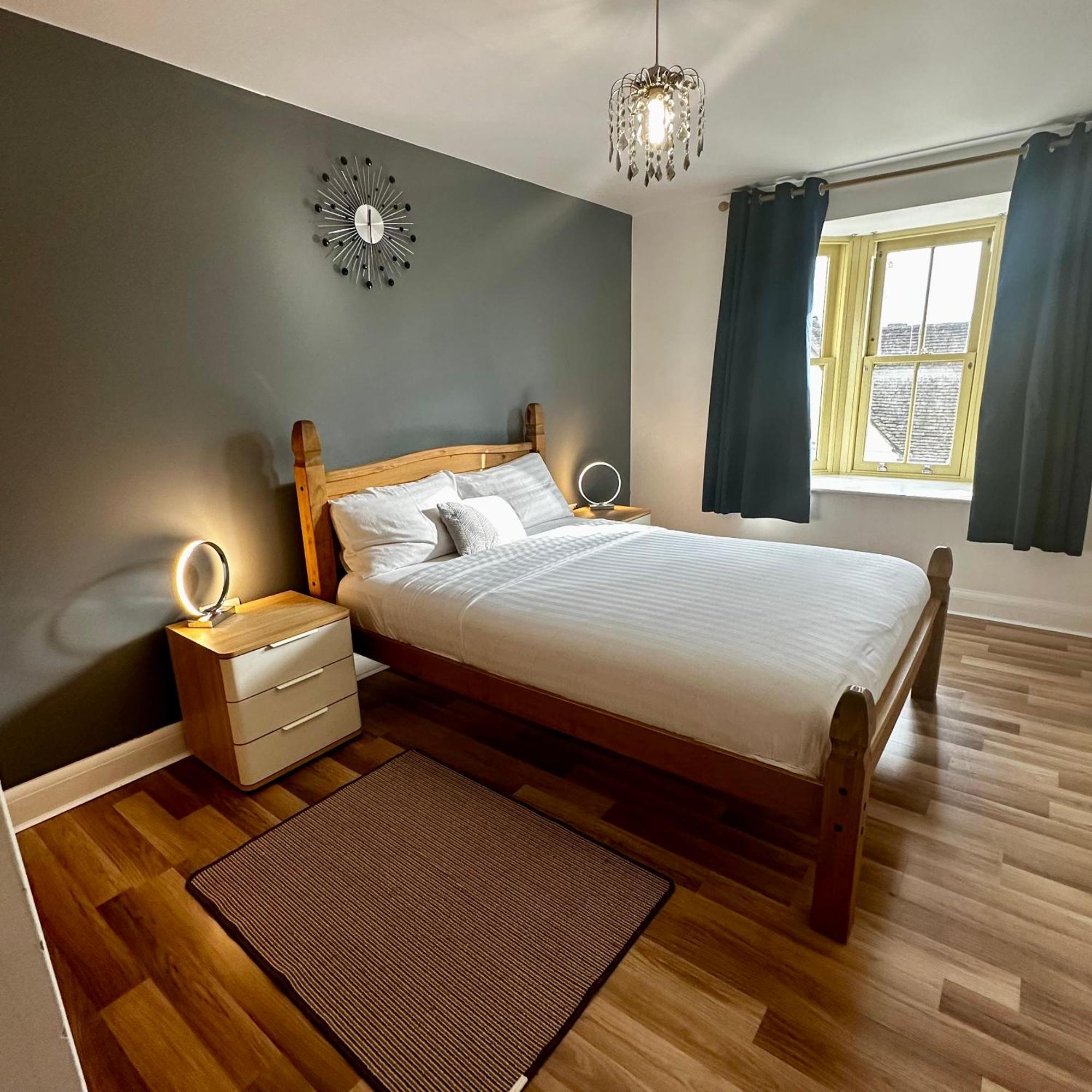Two Bedroom Flat Town Centre *