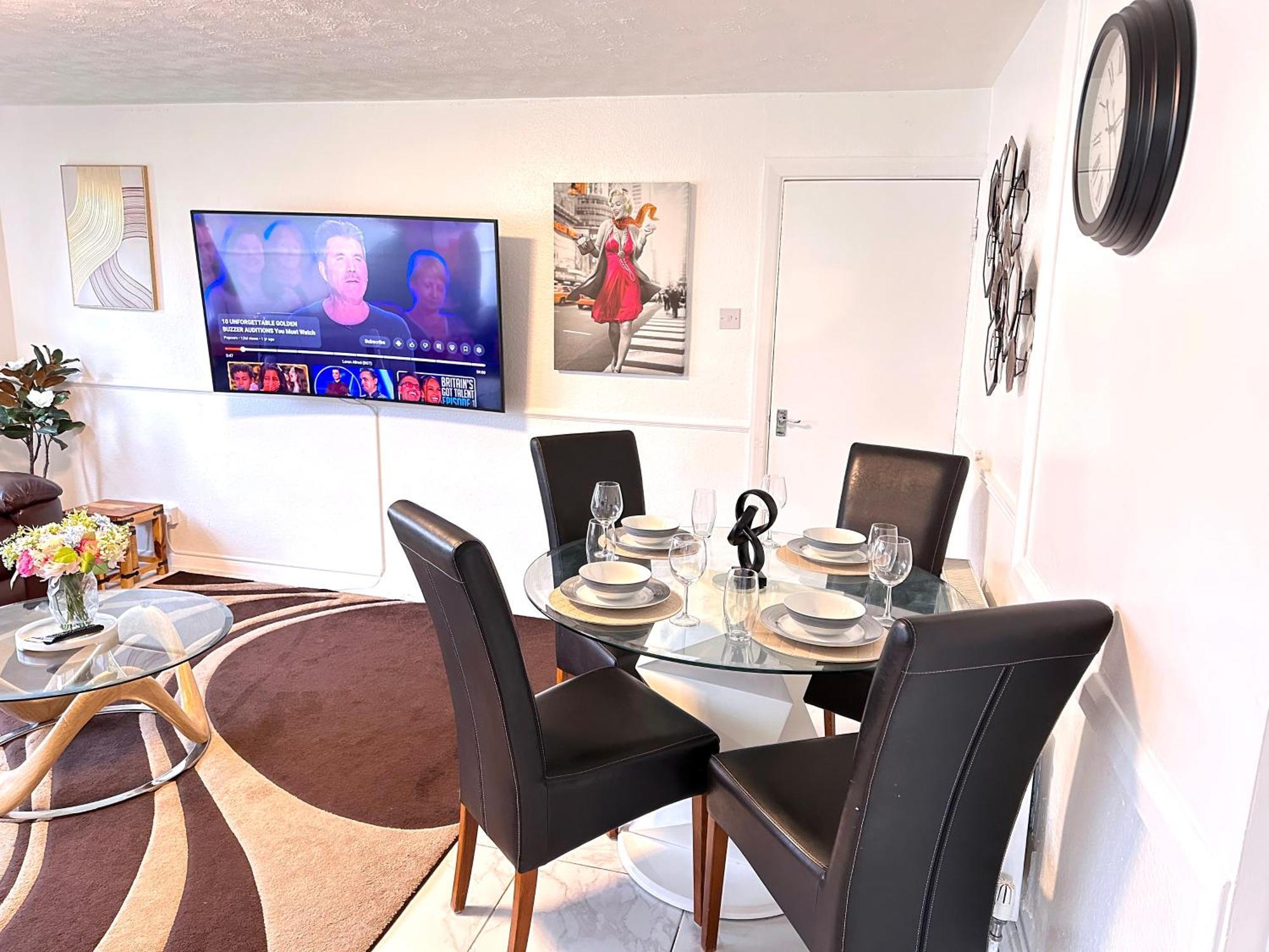 Luxury With Free Parking Apartment Colchester