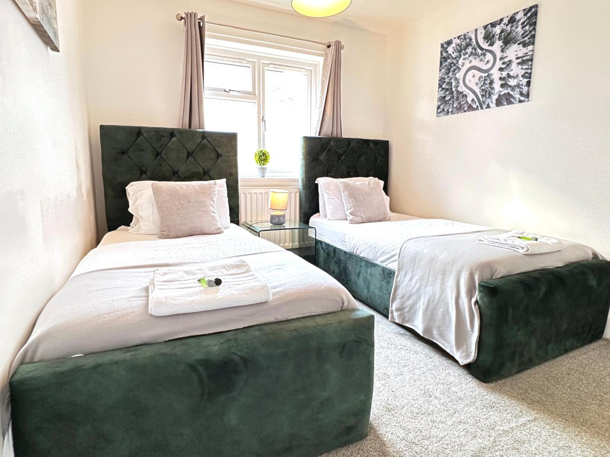 Luxury With Free Parking Apartment Colchester