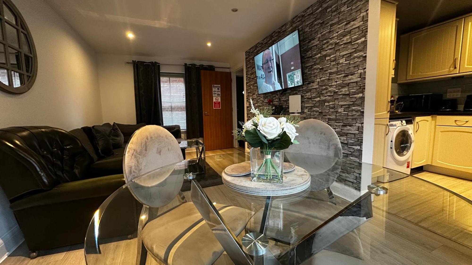 One Bedroom Flat Town Centre Apartment *