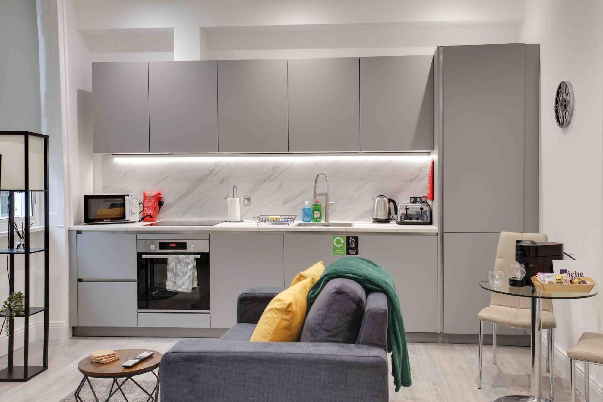 Castle Hill Apartment *