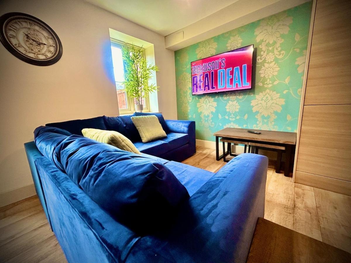 5 Bedroom House- Contractors, Crew, Group, Family