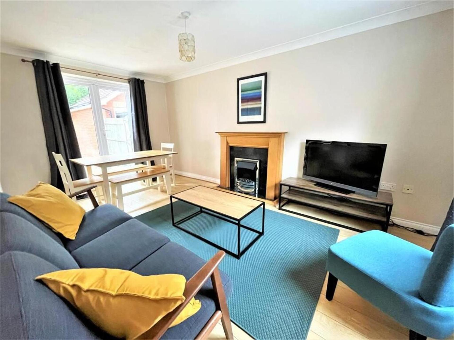 Holiday home Housesleeps10-garden-parking-family&contractorsok *