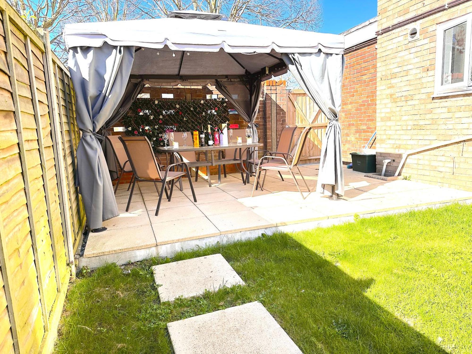 Luxury With Free Parking Apartment Colchester