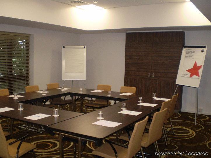 Express By Ihg Hotel