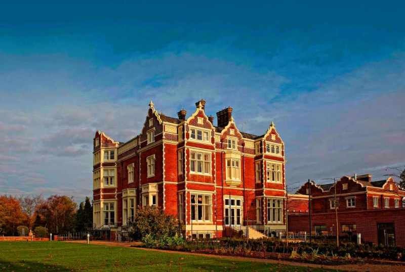 Wivenhoe House Hotel 4*