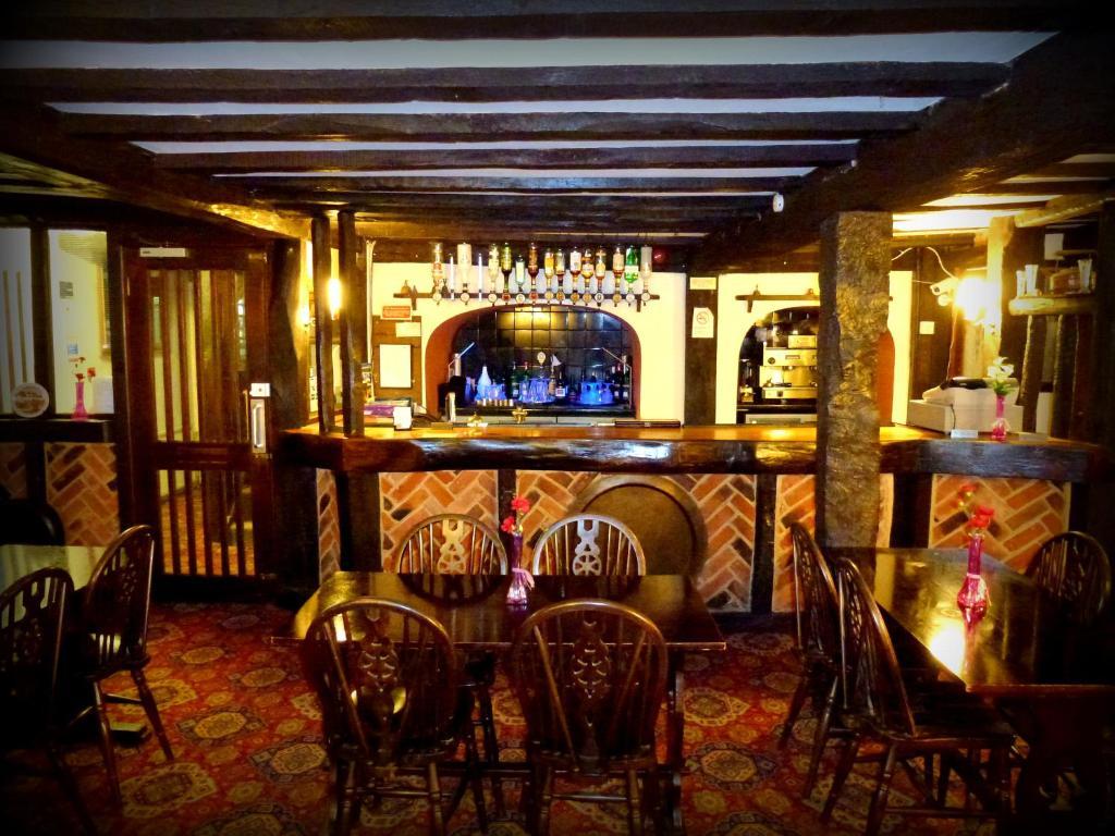 Riverside Hotel