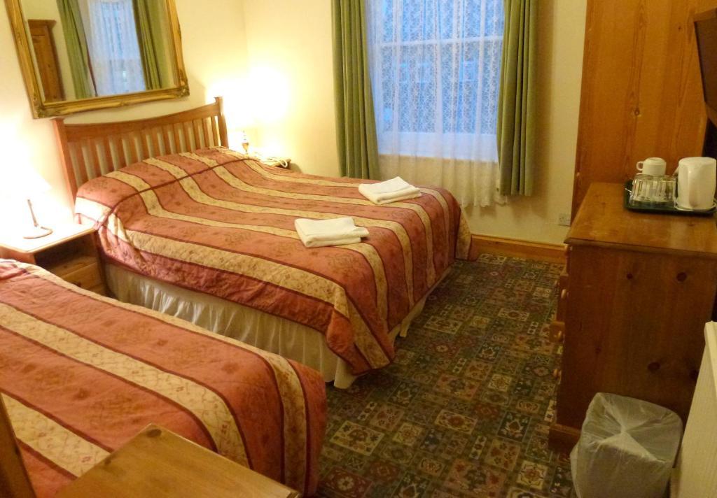 Riverside 3*