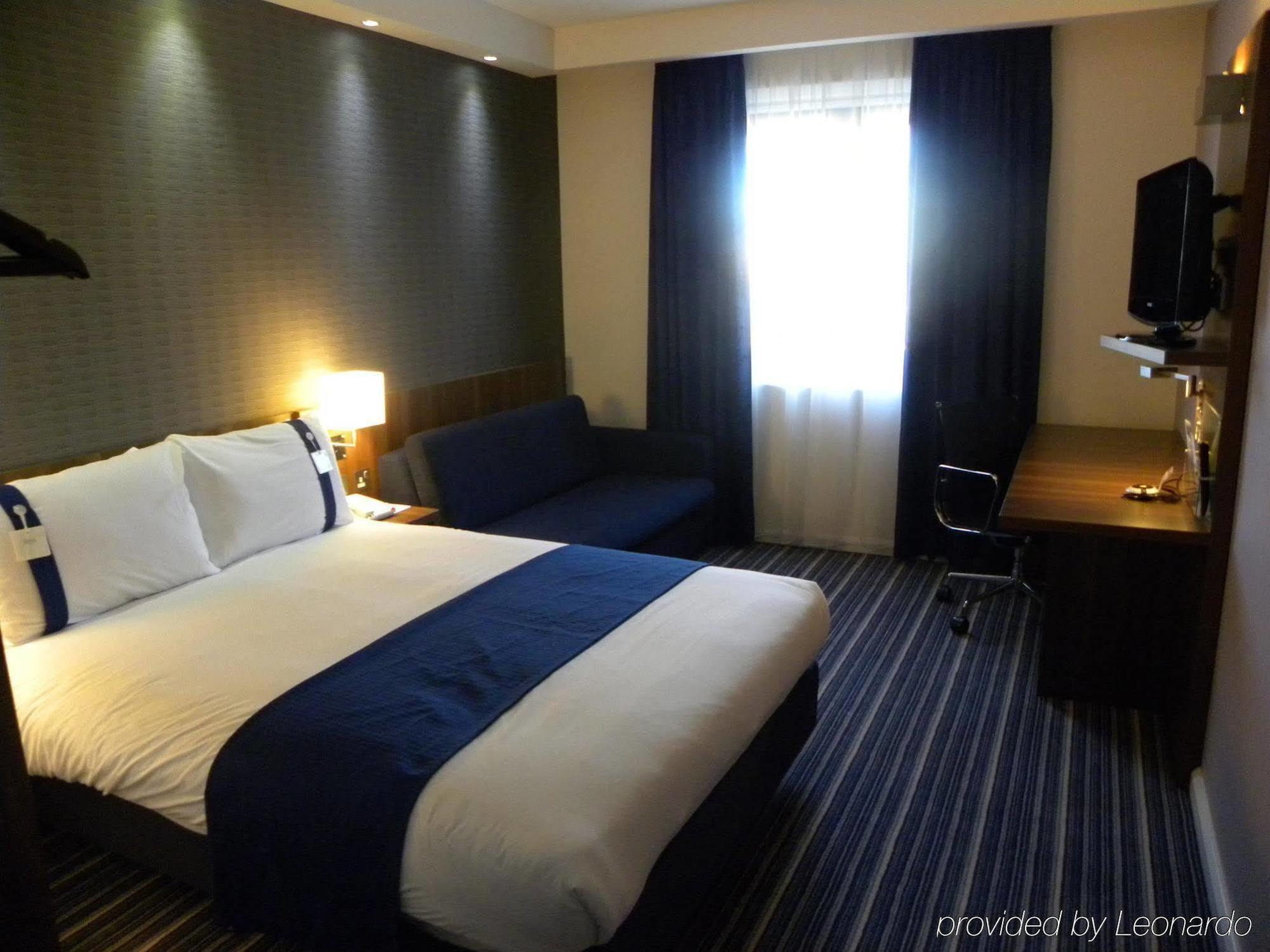 Express By Ihg Hotel 3*