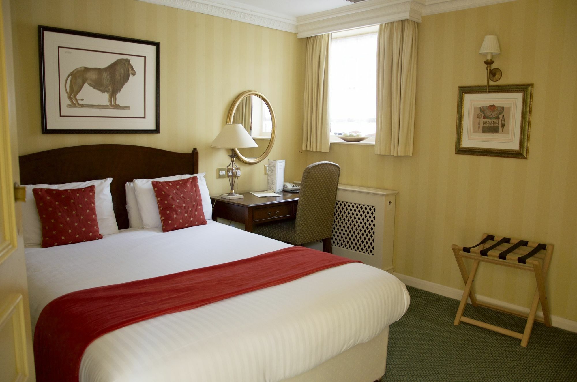 Inn The George 4*