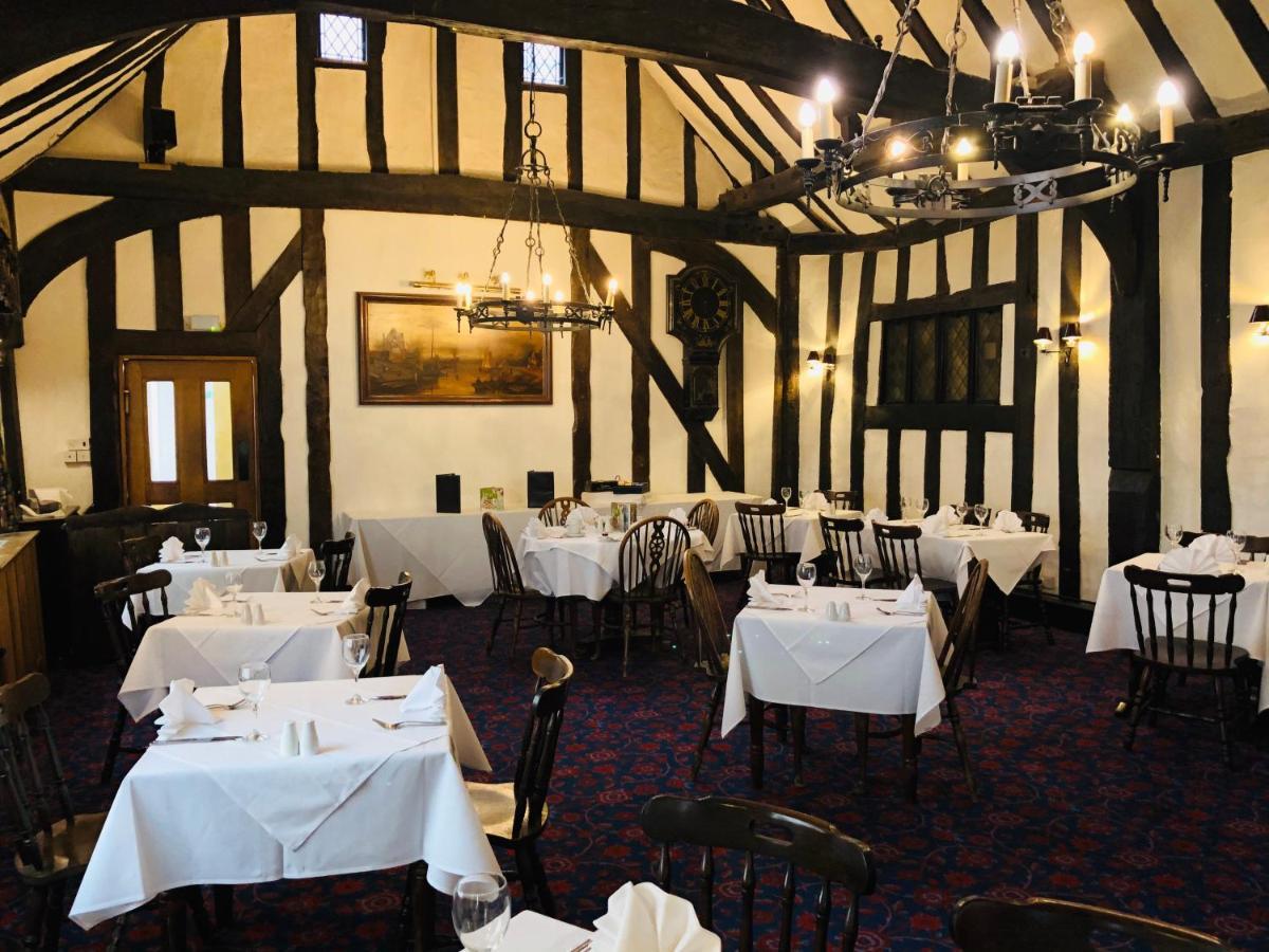 Brook Red Lion 3* Colchester