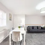 Two Double Bed Coach House With Parking Fast Wifi