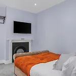Roman Luxe 5 Beds House, Colchester Essex