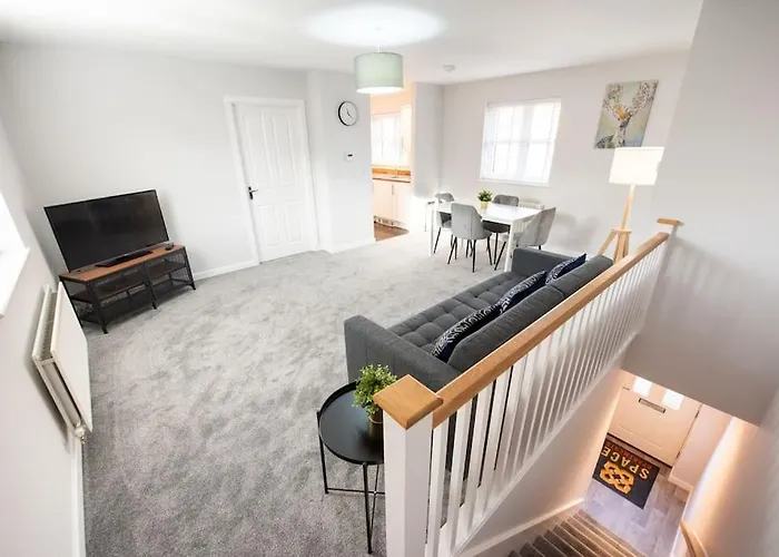 Two Double Bed Coach House With Parking Fast Wifi