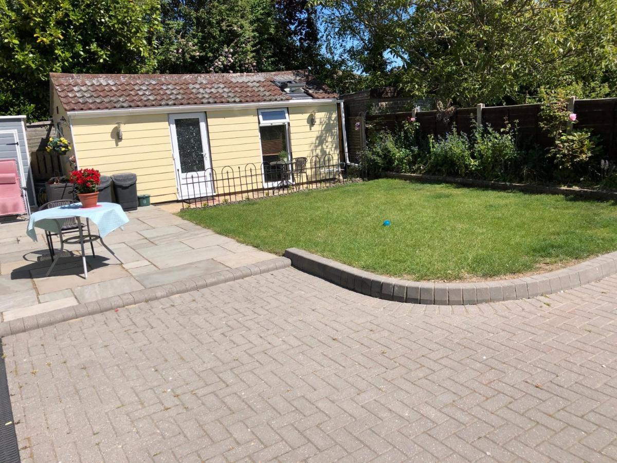 Cosy 1 Bed Garden Annexe Apartment