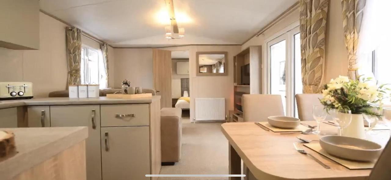 Fantastic Family 3-bed Static Caravan Cooper Bea *