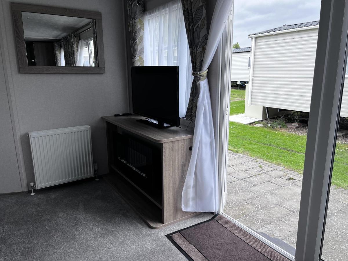 Fantastic Family 3-bed Static Caravan Cooper Bea Holiday home Colchester