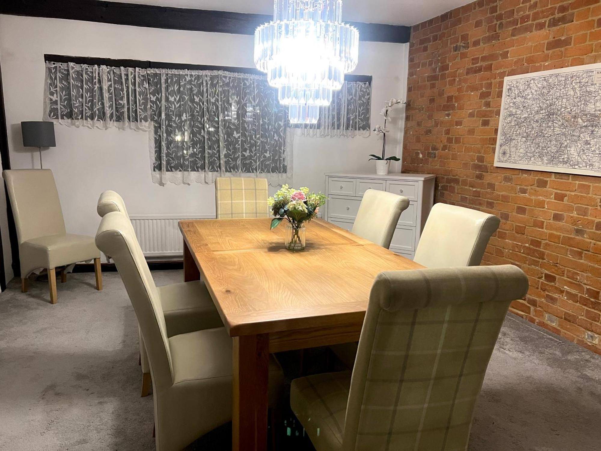 Duchess 2 Modern 3br In Ideal For Long * Colchester