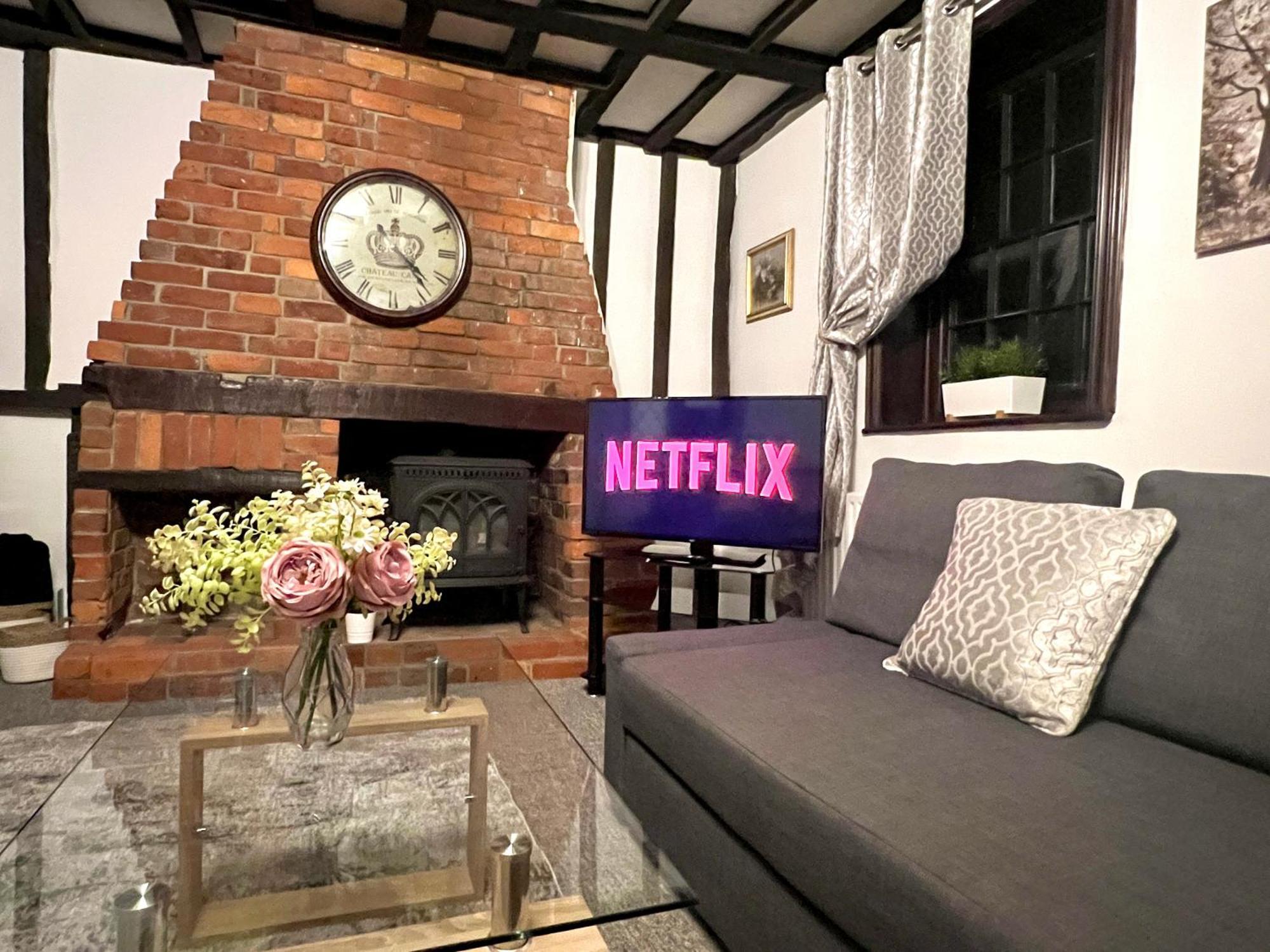 Duchess 2 Modern 3br In Ideal For Long Apartment Colchester