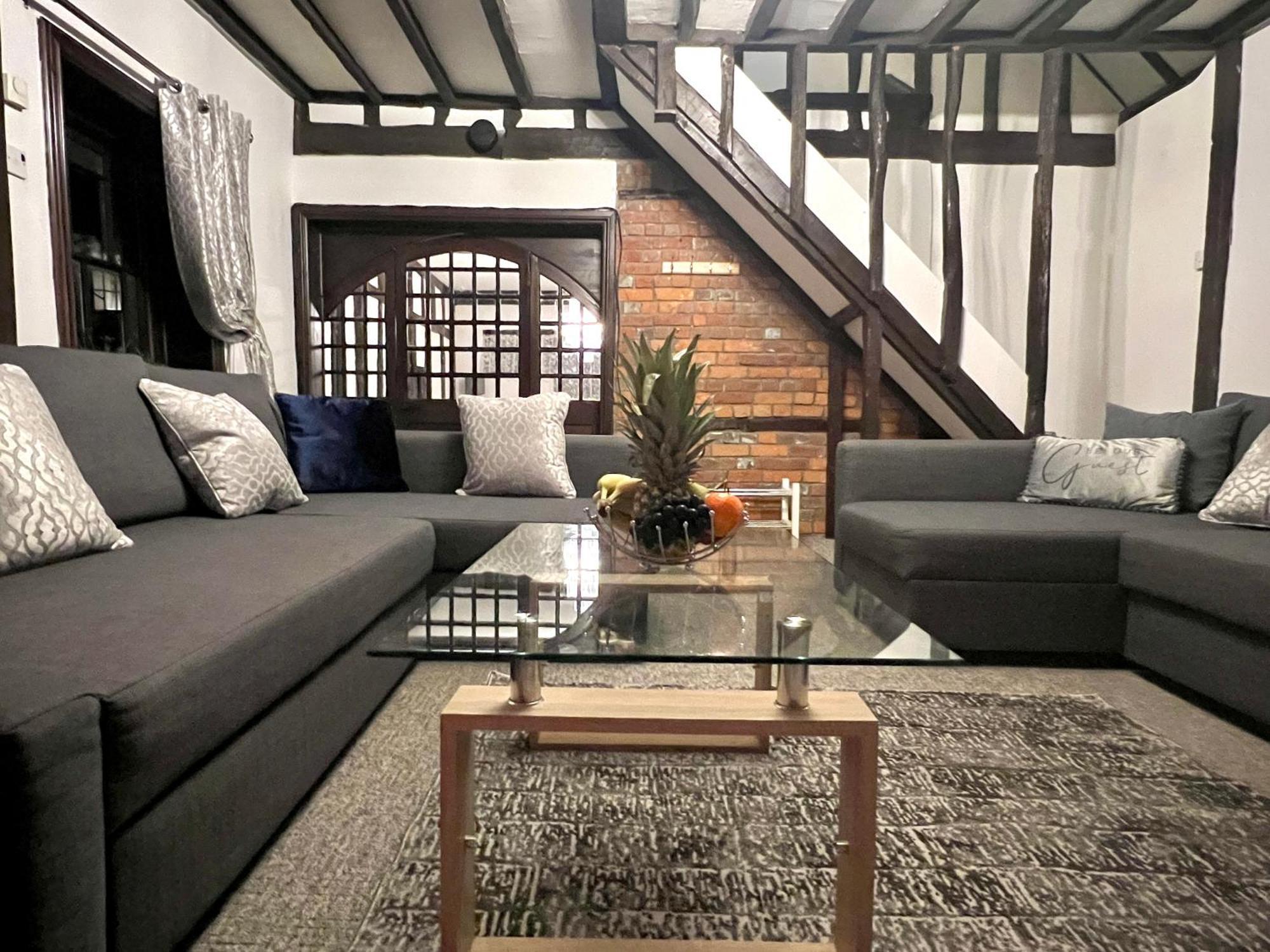 Duchess 2 Modern 3br In Ideal For Long Apartment