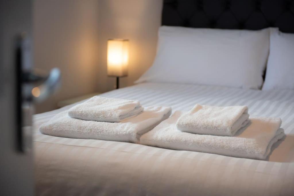Two Double Bed Coach House With Parking Fast Wifi * Colchester