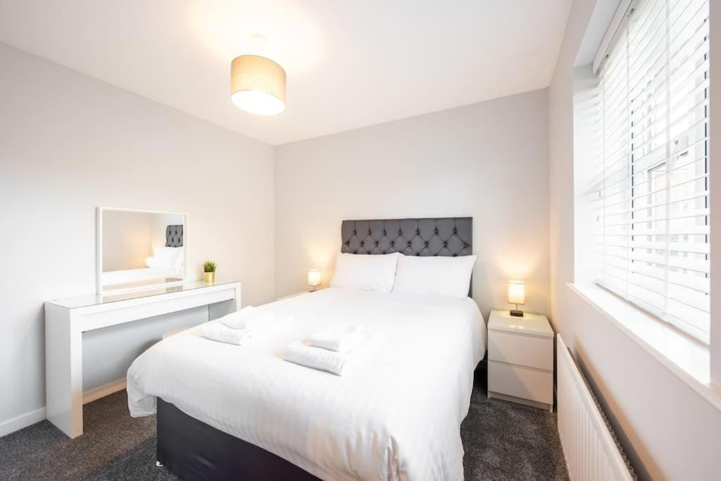 Apartment Two Double Bed Coach House With Parking Fast Wifi