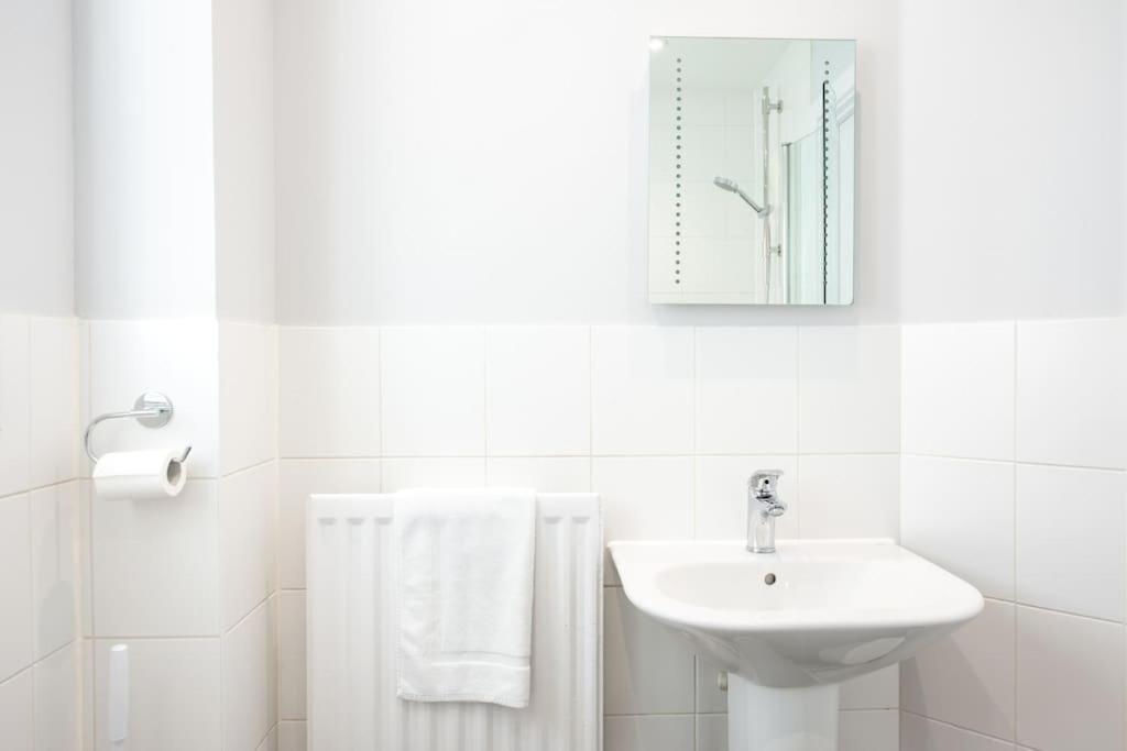 Apartment Two Double Bed Coach House With Parking Fast Wifi *