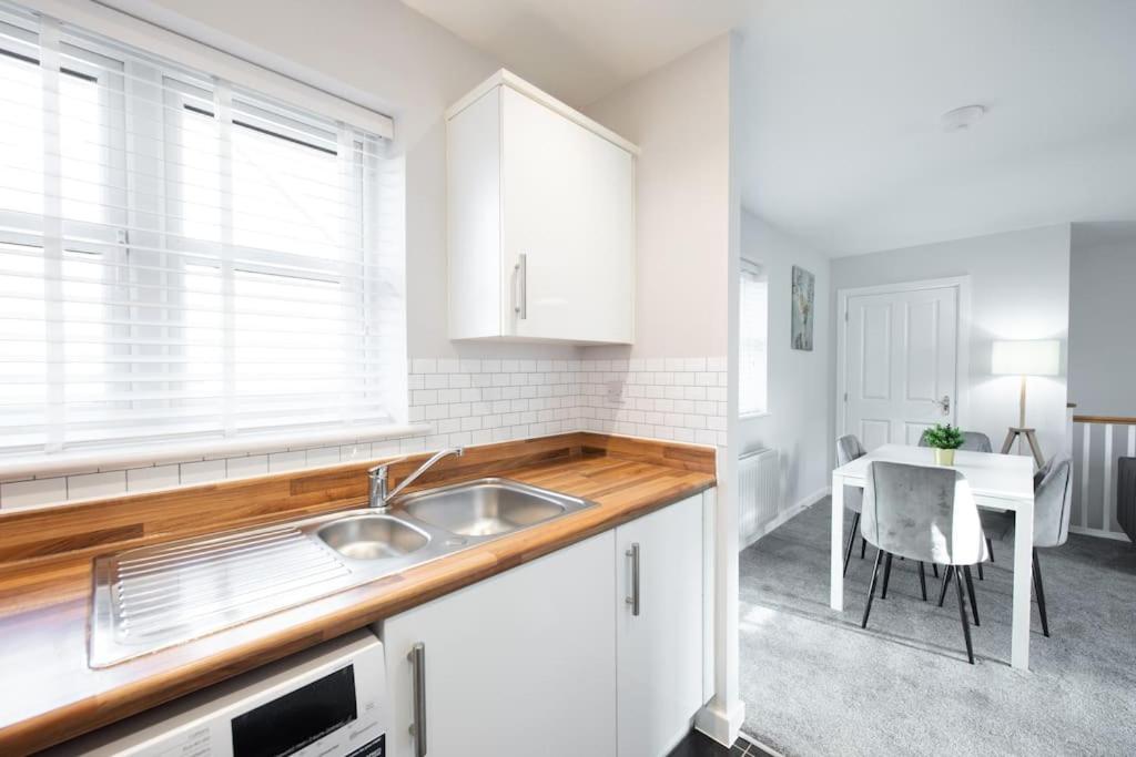 Apartment Two Double Bed Coach House With Parking Fast Wifi Colchester