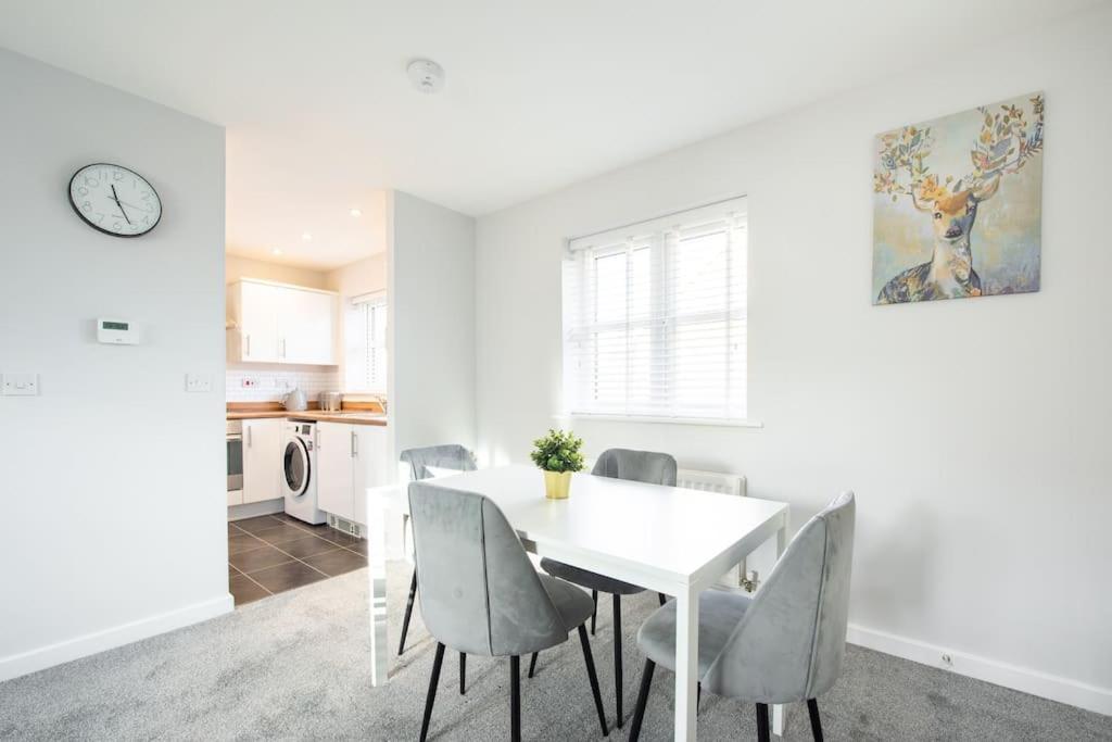 Two Double Bed Coach House With Parking Fast Wifi * Colchester