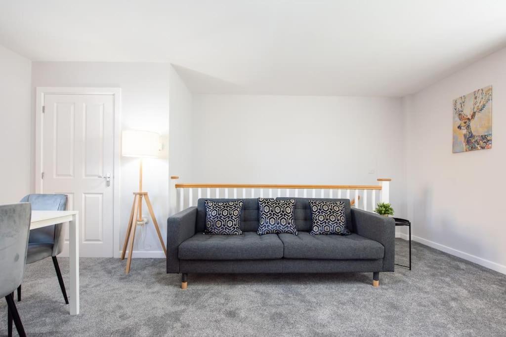 Apartment Two Double Bed Coach House With Parking Fast Wifi *