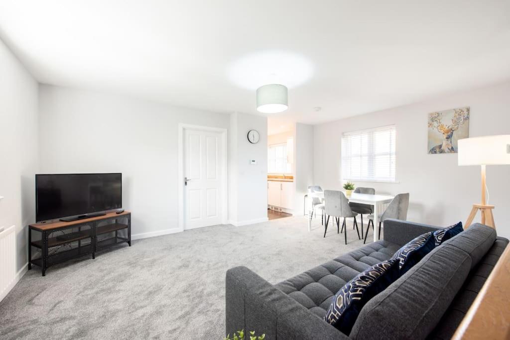 Apartment Two Double Bed Coach House With Parking Fast Wifi *