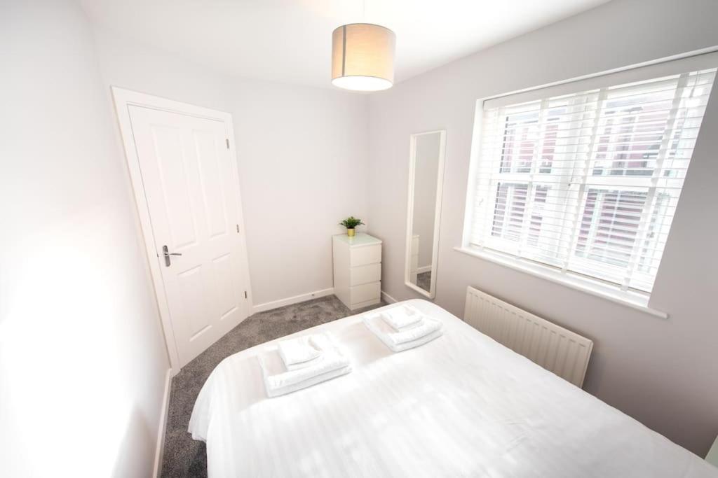 Two Double Bed Coach House With Parking Fast Wifi Colchester
