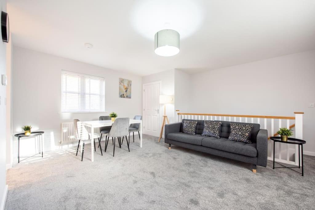 Apartment Two Double Bed Coach House With Parking Fast Wifi Colchester