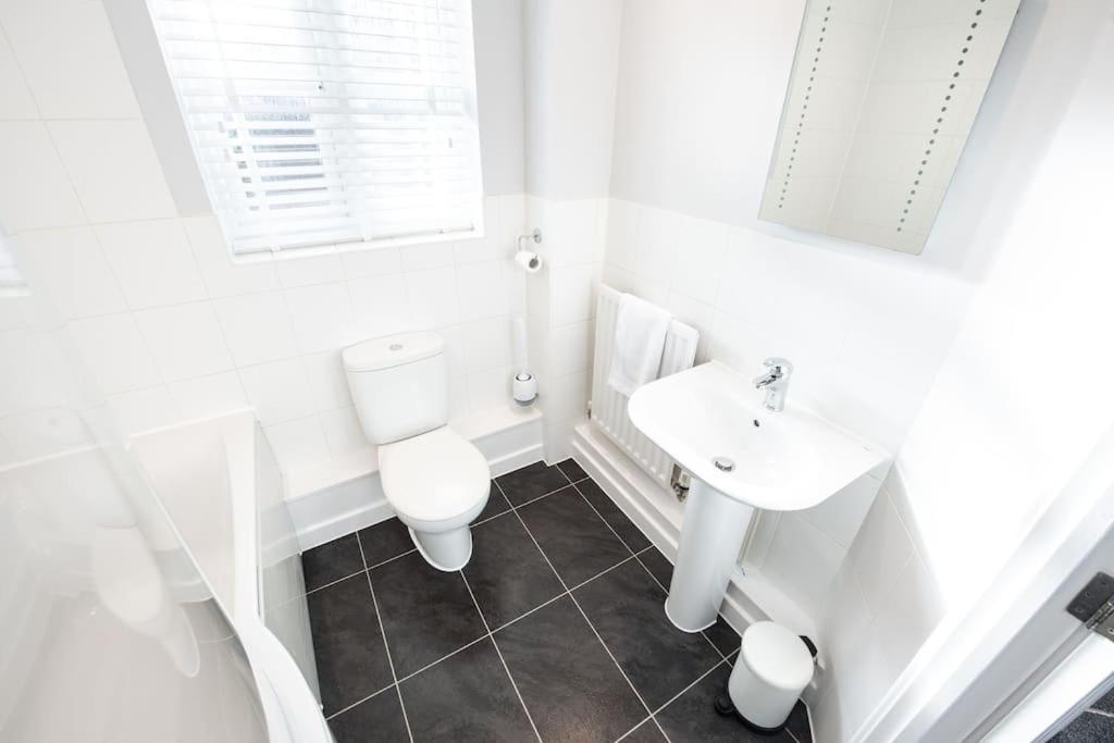 Two Double Bed Coach House With Parking Fast Wifi * Colchester