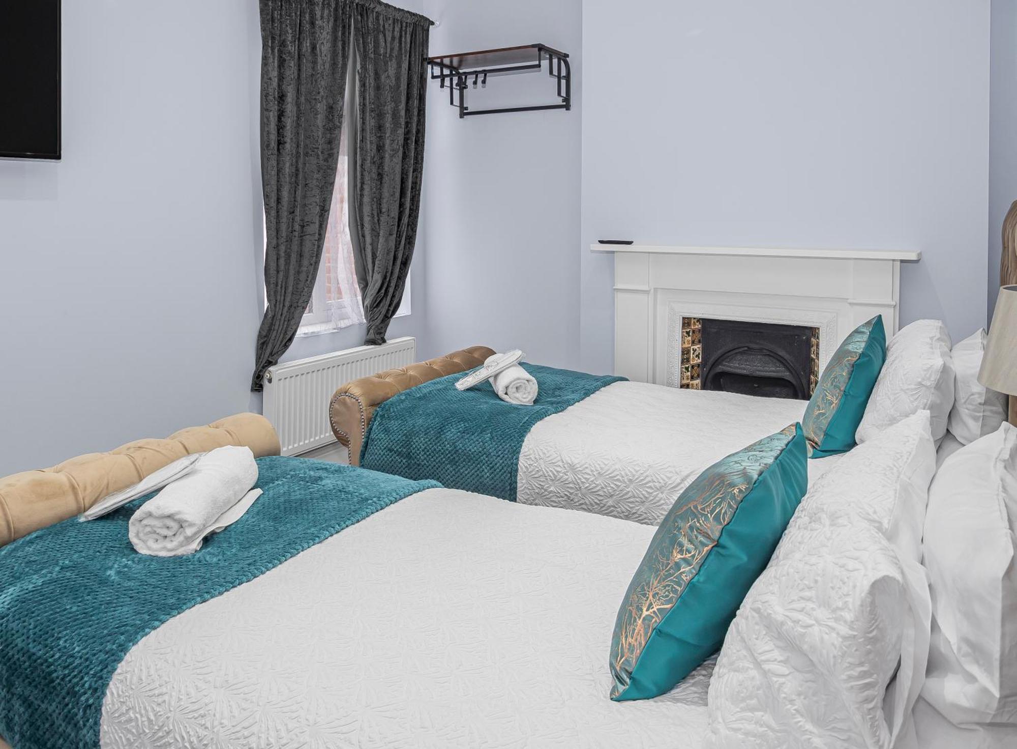 Luxe 5 Beds House, Essex *
