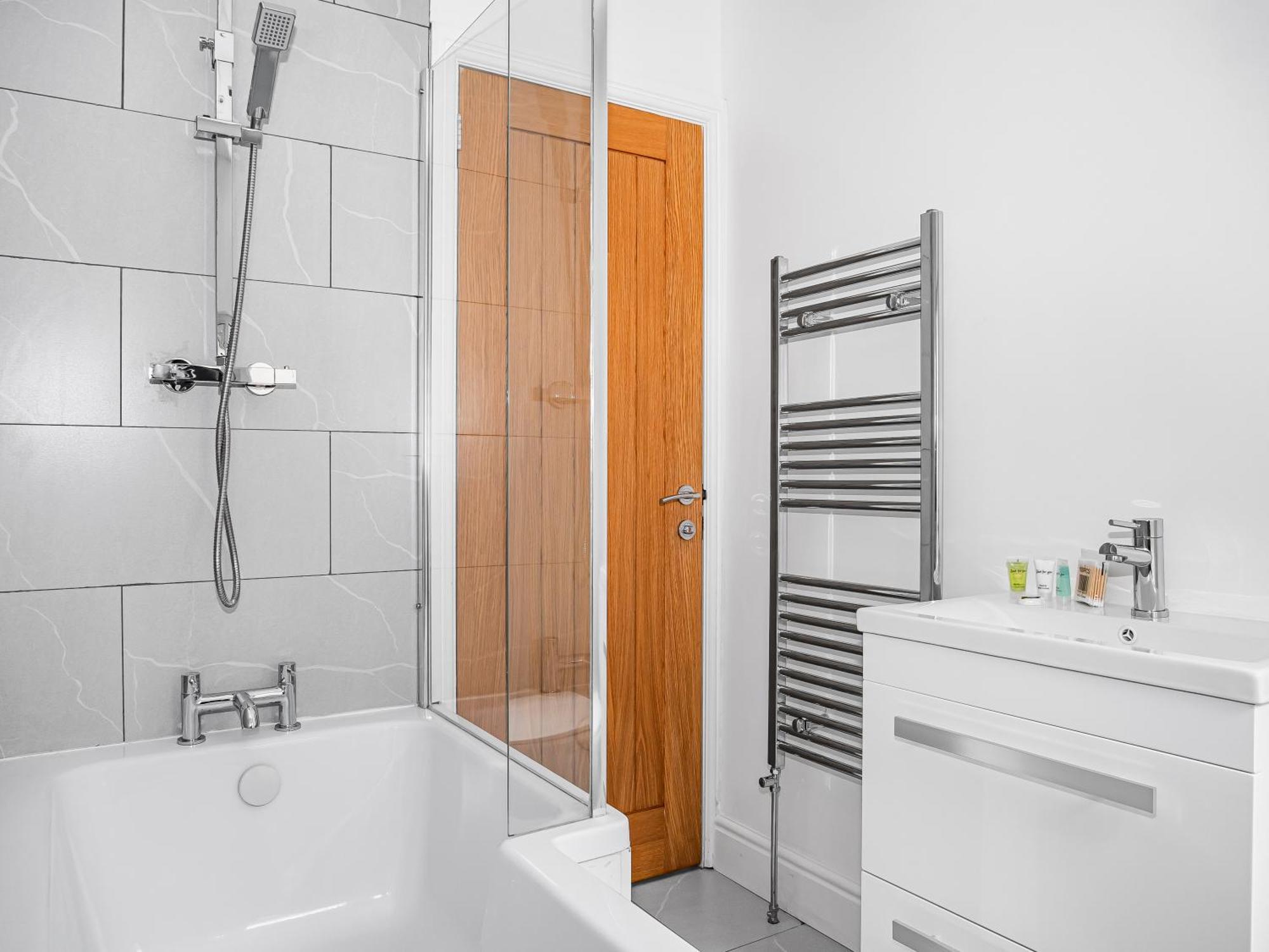 Luxe 5 Beds House, Essex * Colchester