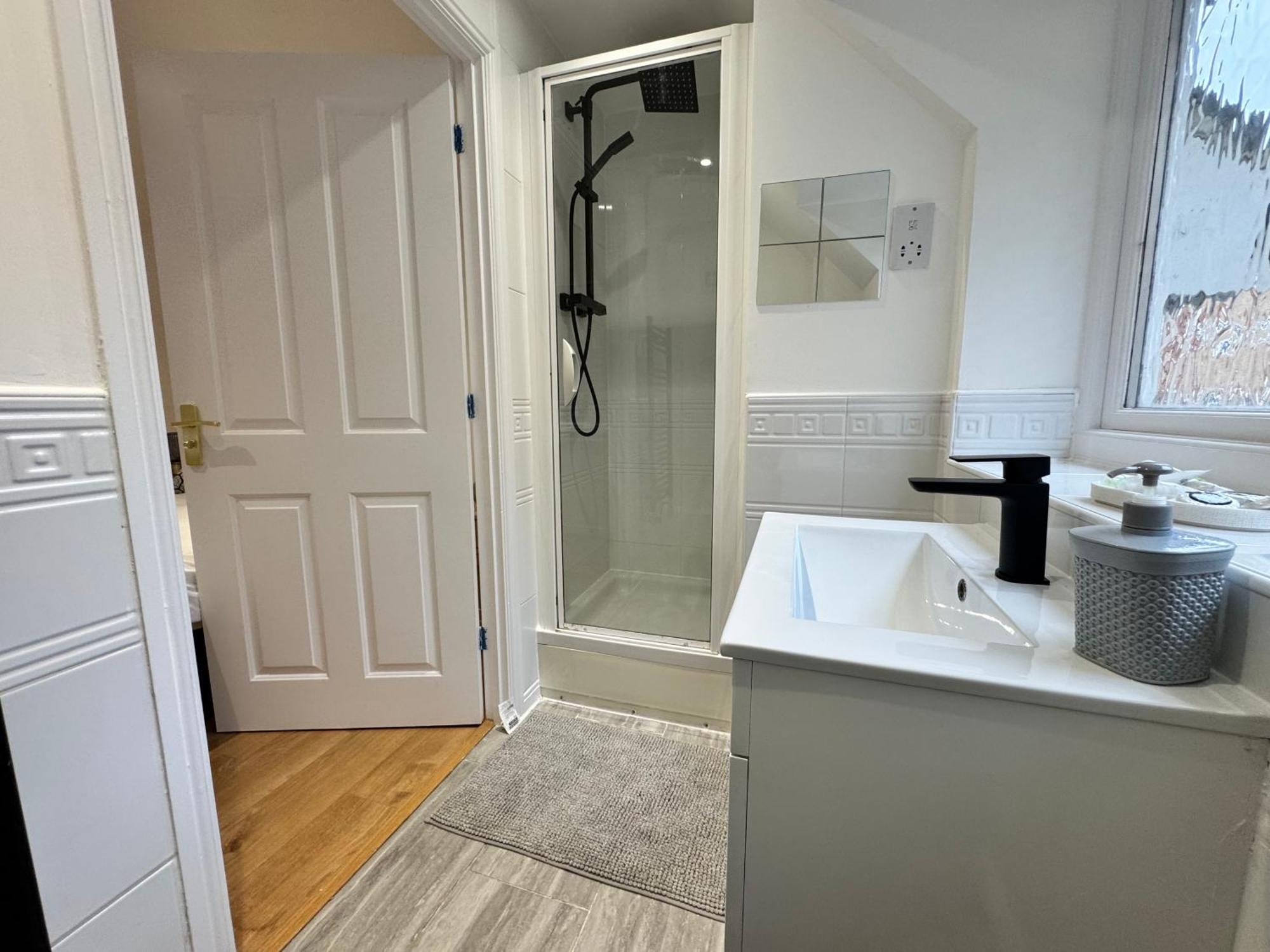 A Luxurious Coach House *